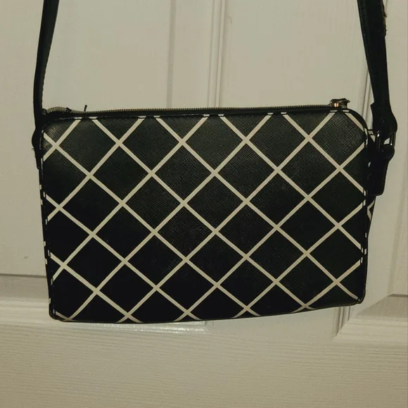 Kenneth Cole purse - Picture 9 of 11